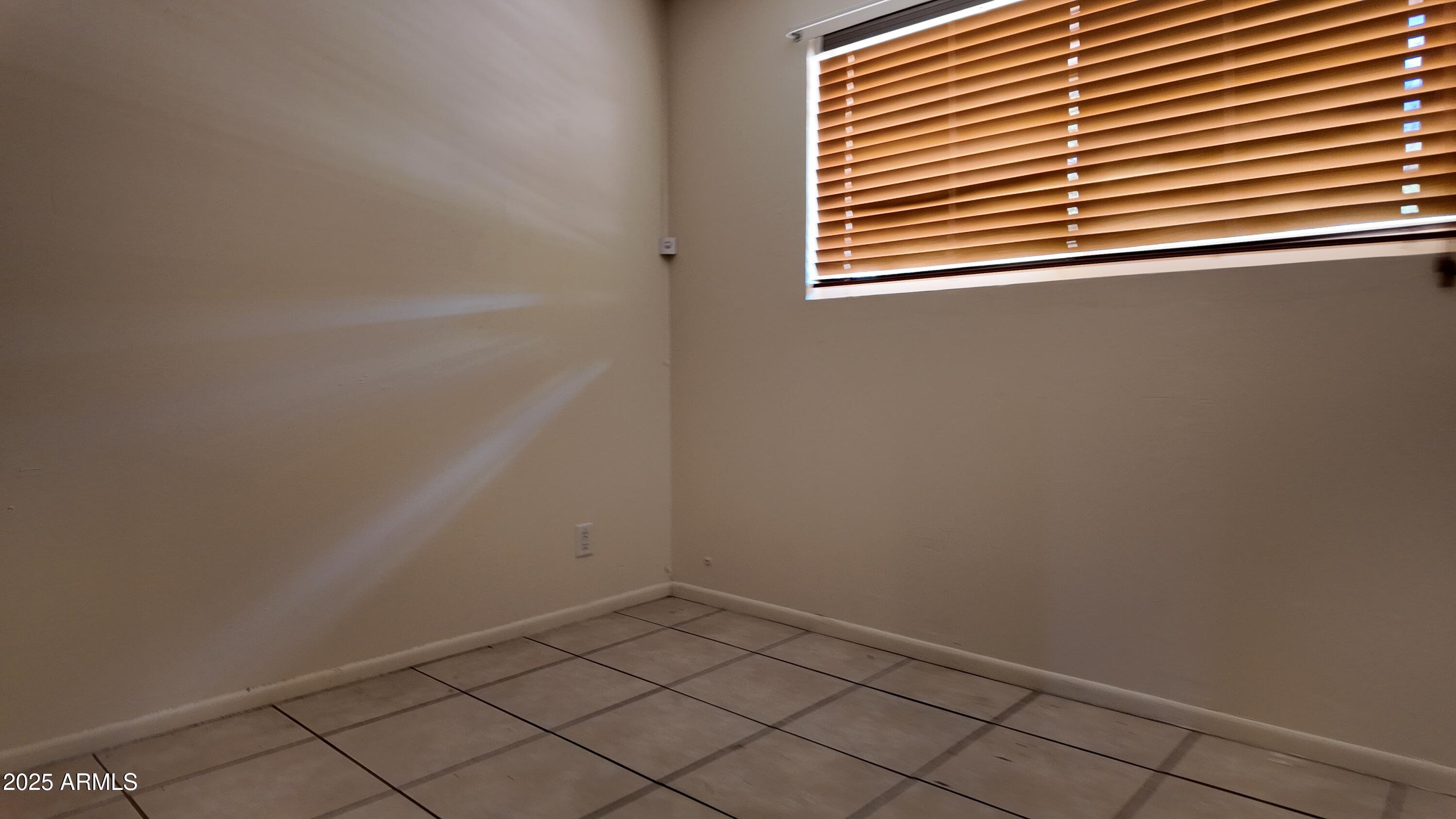 336 Greenwich Road Kearny, AZ 85137 - Photo 15 of 37 a view of a room that has a window in it