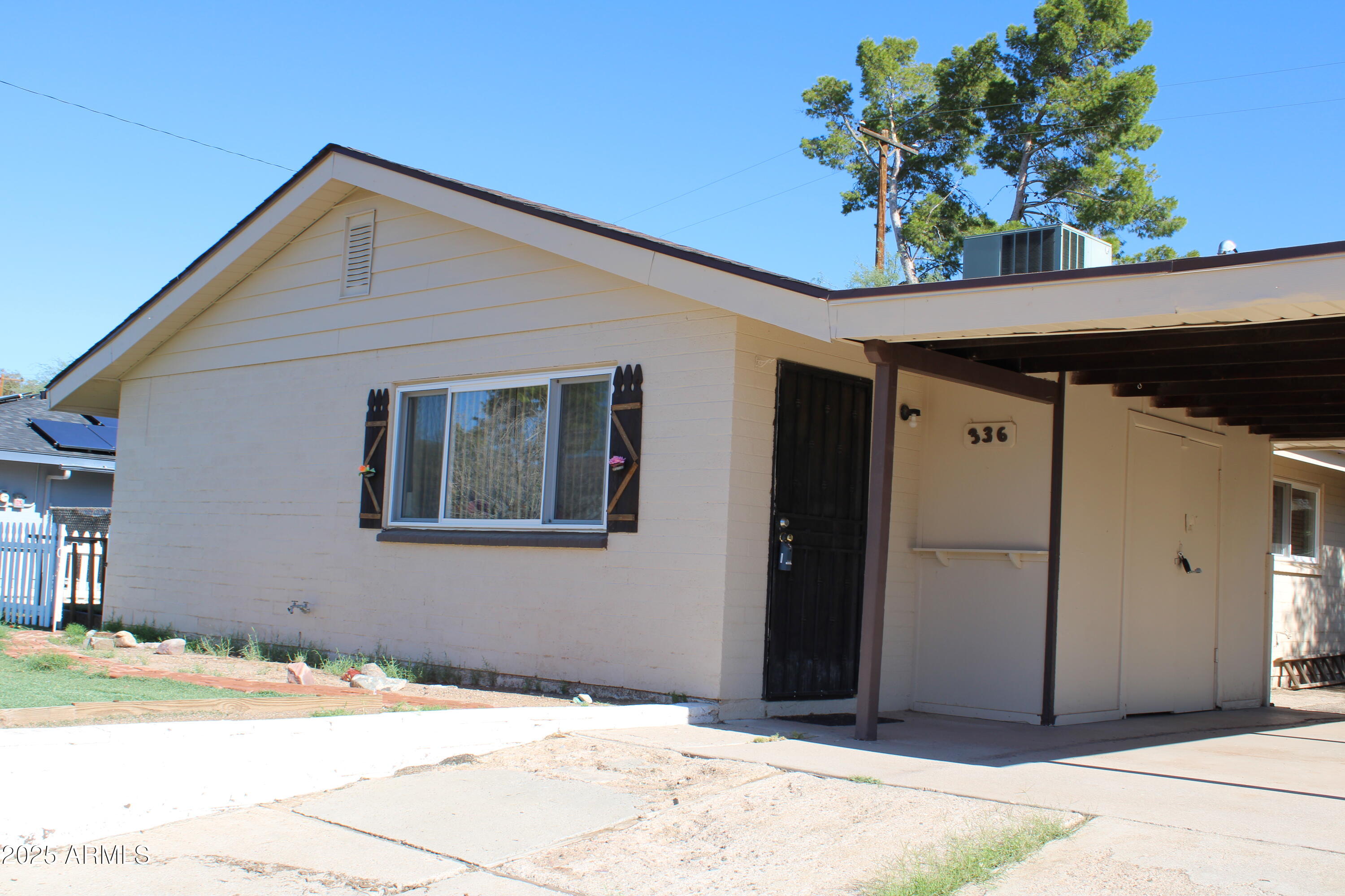 336 Greenwich Road Kearny, AZ 85137 - Photo 2 of 37 a view of a house
