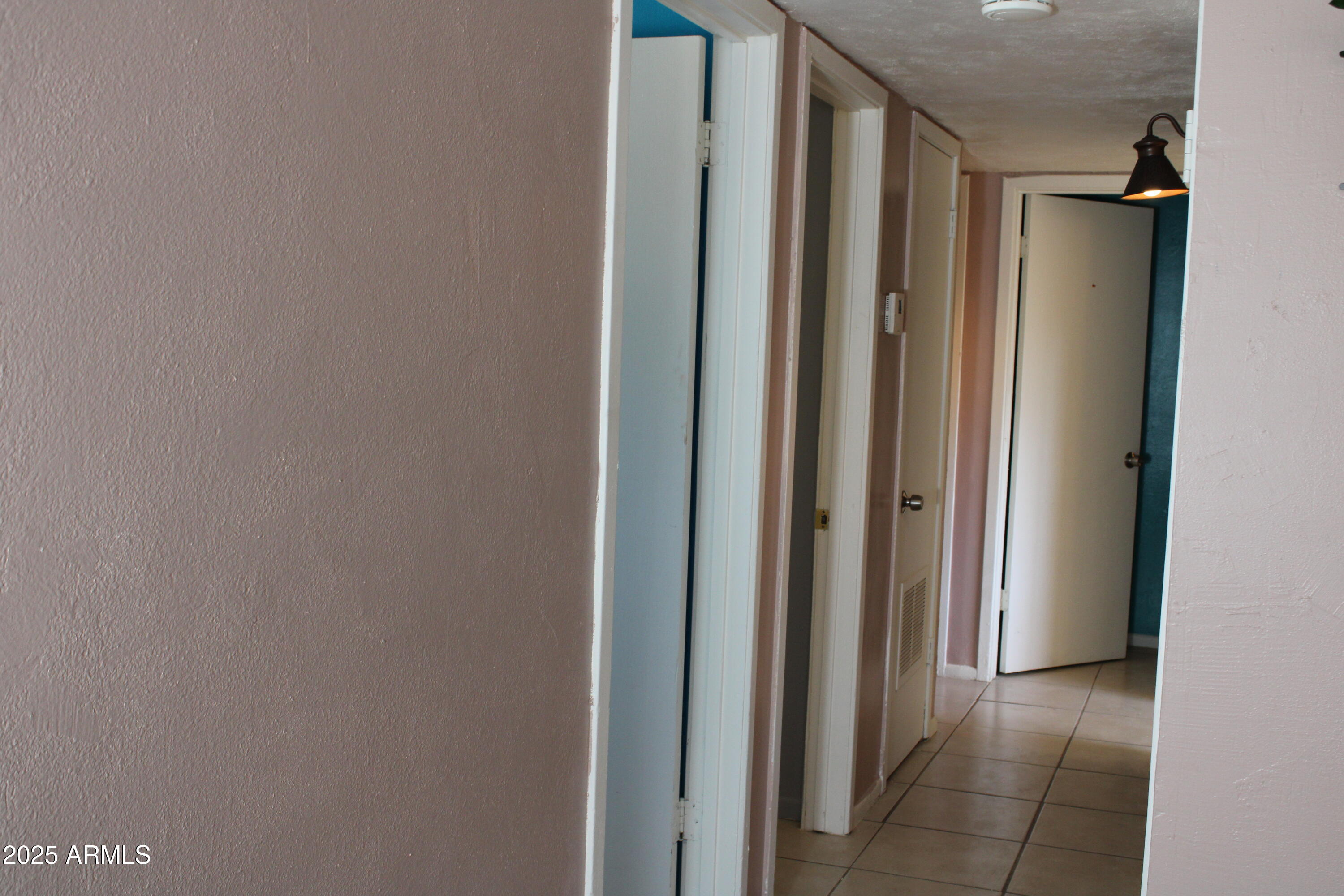 336 Greenwich Road Kearny, AZ 85137 - Photo 25 of 37 a view of a bathroom from the hallway