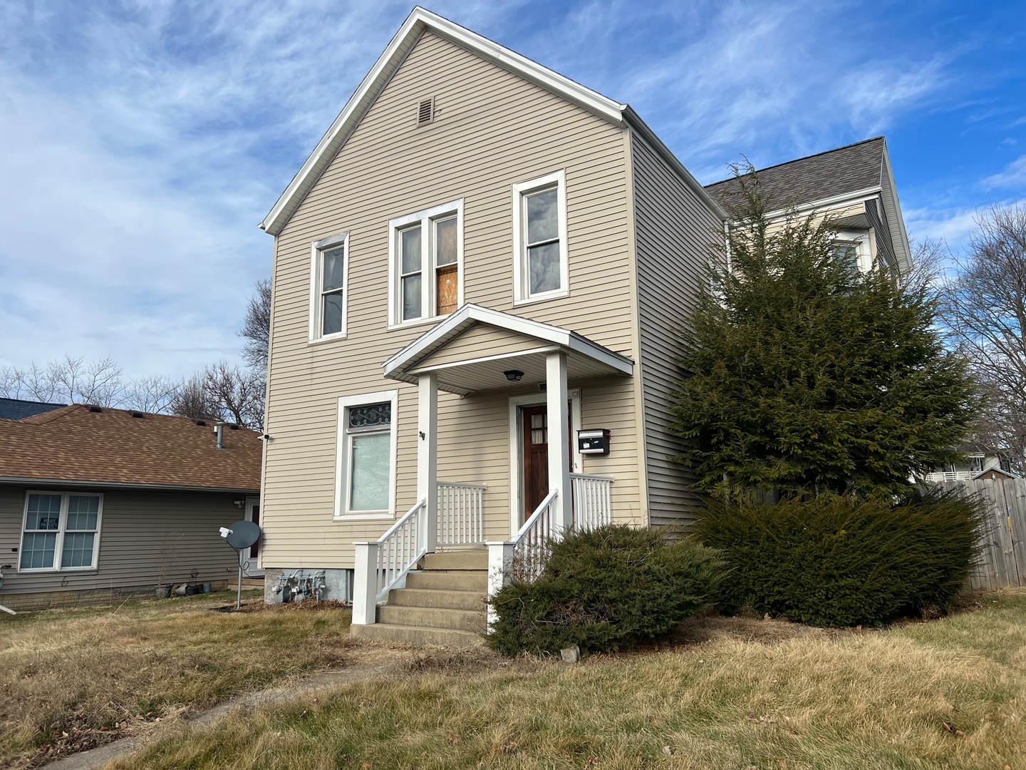 909 West Market Street, Bloomington, IL 61701 Compass