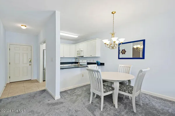 $2,300 | 612 West Brown Street, Unit B, Southport, NC 28461
