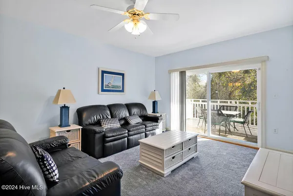 $2,300 | 612 West Brown Street, Unit B, Southport, NC 28461