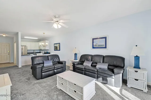 $2,300 | 612 West Brown Street, Unit B, Southport, NC 28461