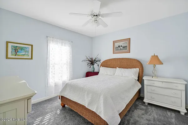 $2,300 | 612 West Brown Street, Unit B, Southport, NC 28461