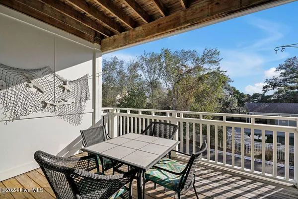 $2,300 | 612 West Brown Street, Unit B, Southport, NC 28461