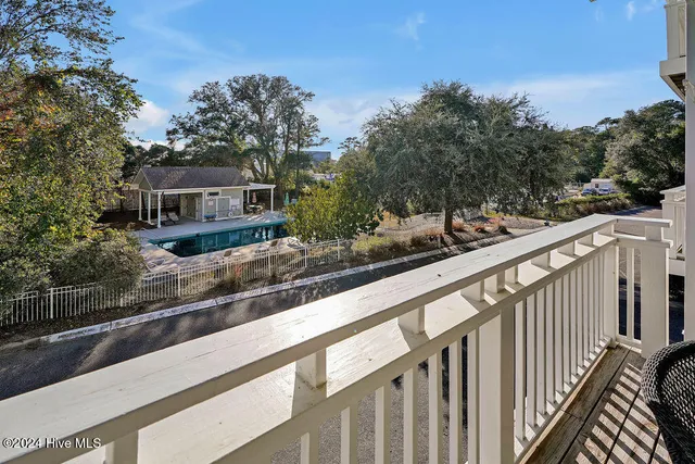 $2,300 | 612 West Brown Street, Unit B, Southport, NC 28461