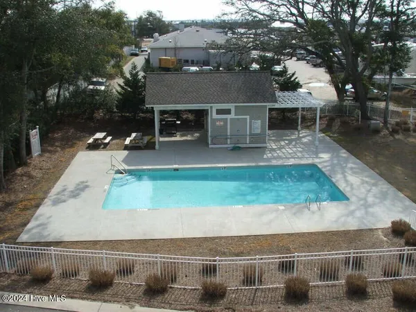 $2,300 | 612 West Brown Street, Unit B, Southport, NC 28461