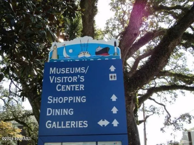 $2,300 | 612 West Brown Street, Unit B, Southport, NC 28461