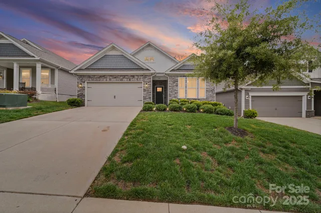 $490,000 | 595 Belle Grove Drive, Unit 154, Lake Wylie, SC 29710