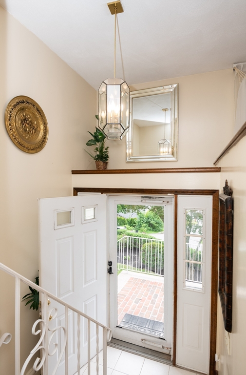 8 Patrick Circle Stoneham, MA 02180 - Photo 5 of 35