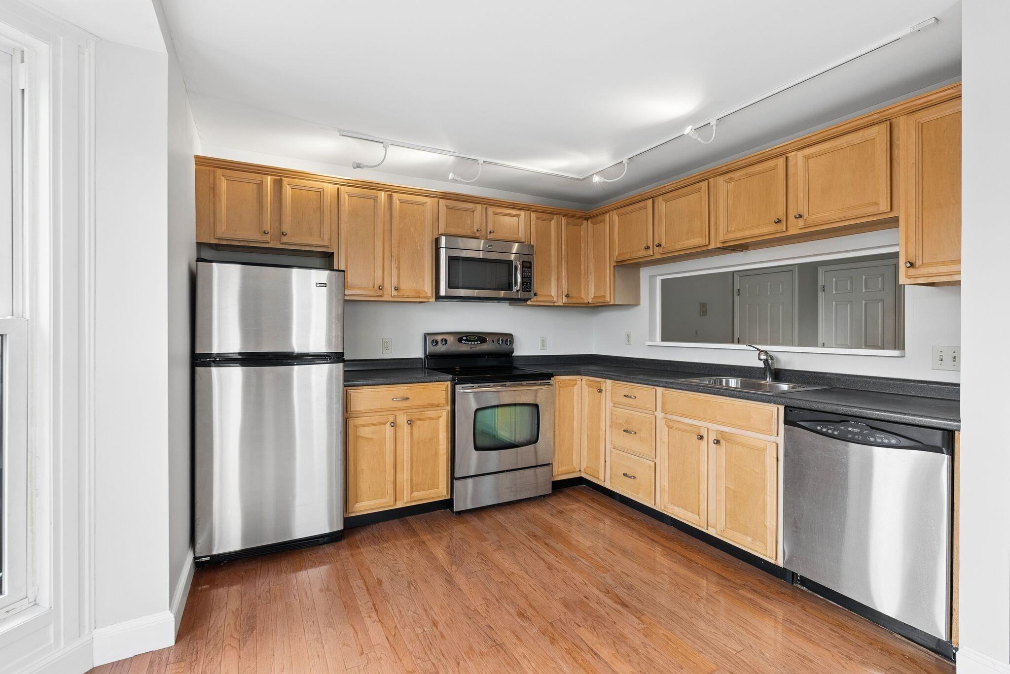 287 Spring Street, Unit 7 Portland, ME 04102 - Photo 12 of 38 20_DSC03490