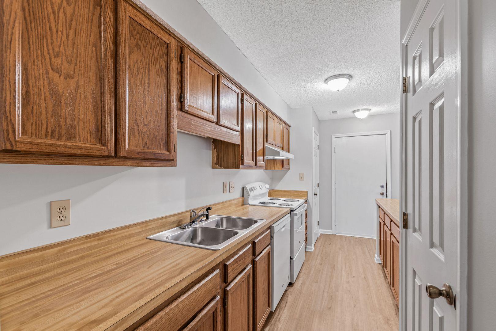 2011 Quaker Landing, Unit 203 Raleigh, NC 27603 - Photo 12 of 31 Photo #12