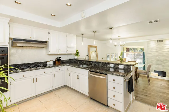 $1,195,000 | 4782 La Villa Marina, Unit G, Marina del Rey, CA 90292