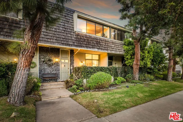 $1,195,000 | 4782 La Villa Marina, Unit G, Marina del Rey, CA 90292