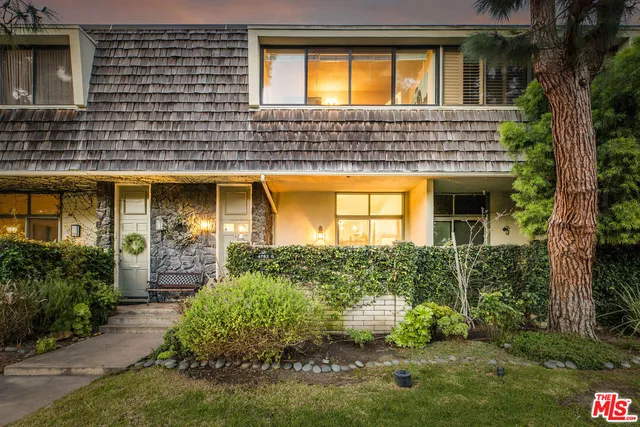 $1,195,000 | 4782 La Villa Marina, Unit G, Marina del Rey, CA 90292