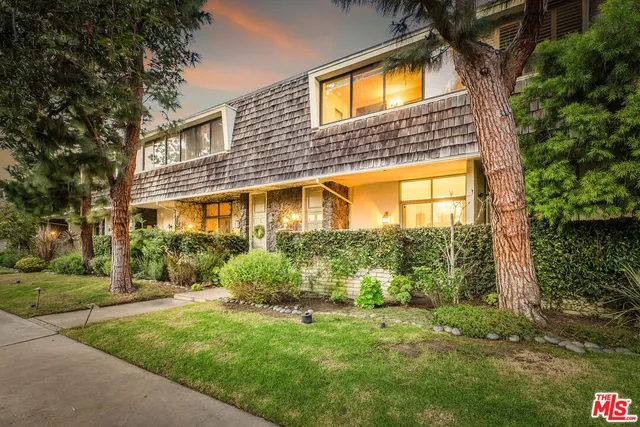 $1,195,000 | 4782 La Villa Marina, Unit G, Marina del Rey, CA 90292