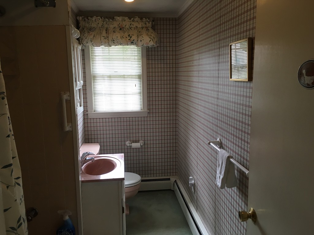 77 Ardmore Road Framingham, MA 01702 - Photo 5 of 12 Gallery Image 5
