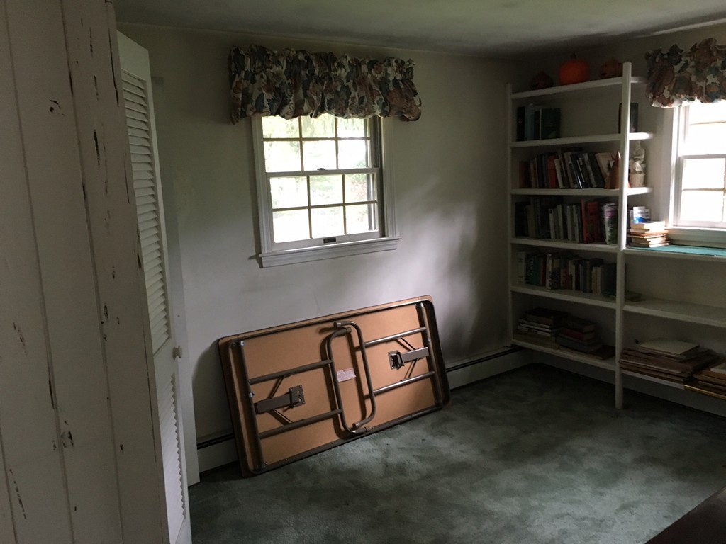 77 Ardmore Road Framingham, MA 01702 - Photo 8 of 12 Gallery Image 8