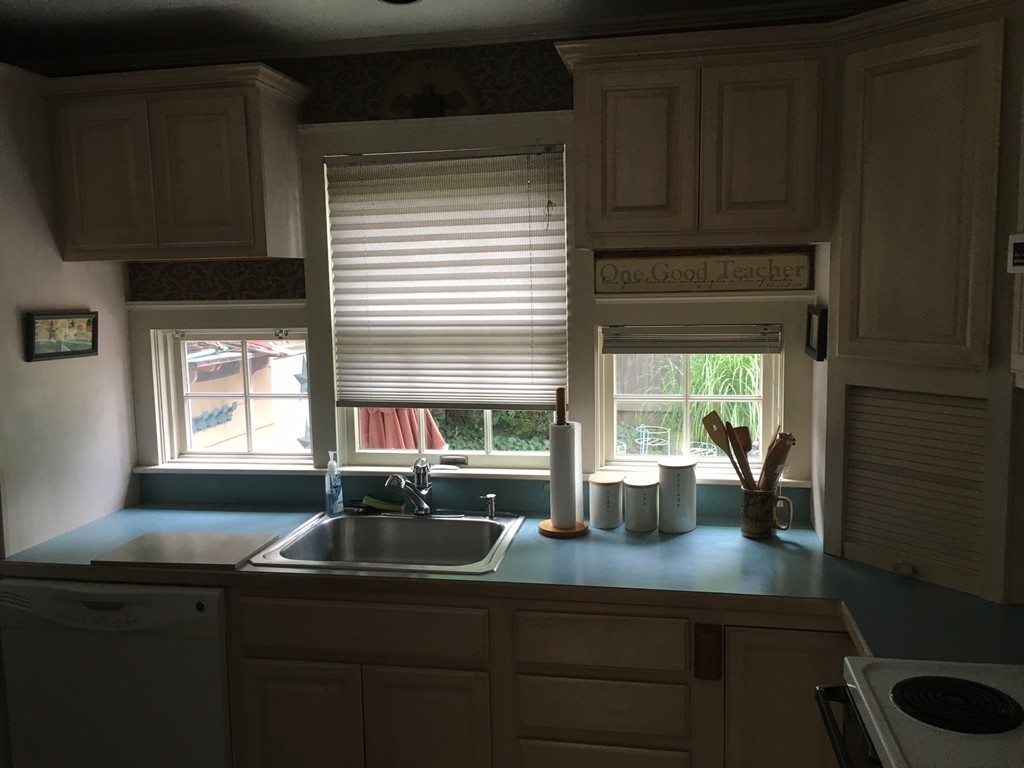 77 Ardmore Road Framingham, MA 01702 - Photo 9 of 12 Gallery Image 9