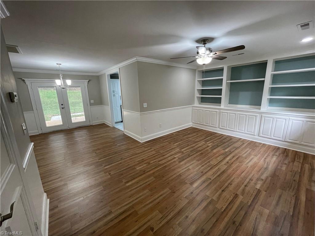 109 Foxdale Road King, NC 27021 - Photo 10 of 35 Living room