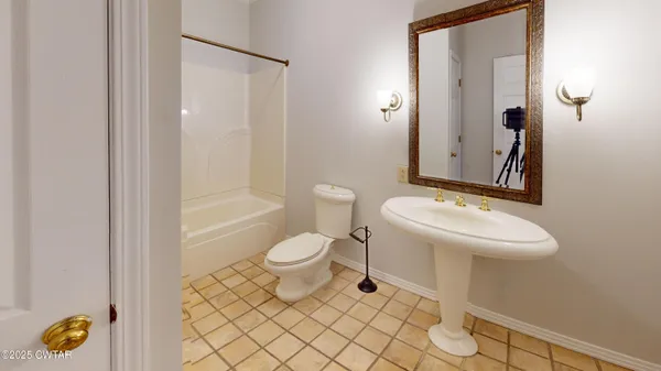 $499,000 | 231 Quail Hollow Drive, Dyersburg, TN 38024