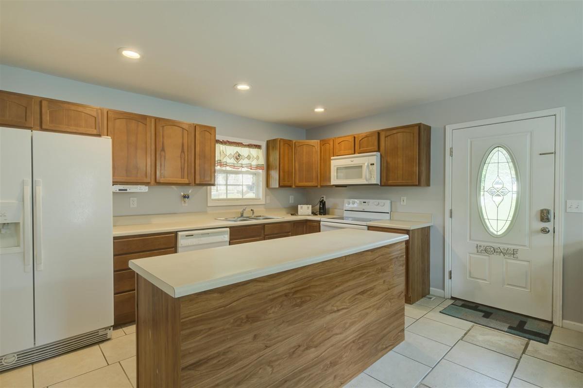 4827 East Emory Road Knoxville, TN 37938 - Photo 11 of 20 07-4827-E-Emory-Rd-Knoxville-TN-7