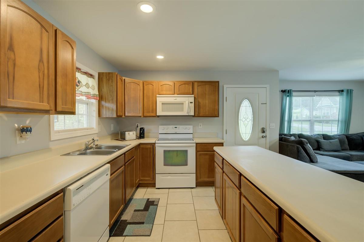 4827 East Emory Road Knoxville, TN 37938 - Photo 13 of 20 09-4827-E-Emory-Rd-Knoxville-TN-9