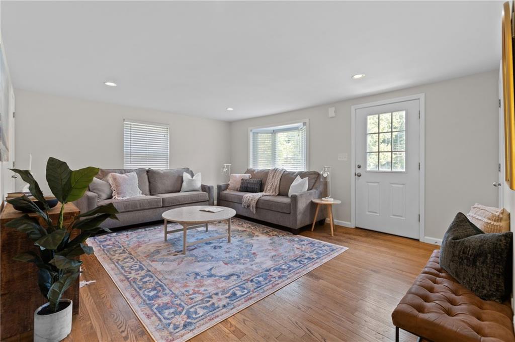 9441 Hilliard Road Pittsburgh, PA 15237 - Photo 4 of 30 Gallery Image 4