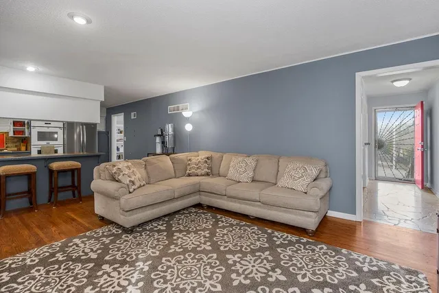 $300,000 | 1303 Northeast 77th Street, Gladstone, MO 64118