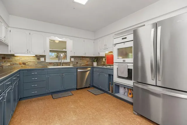 $300,000 | 1303 Northeast 77th Street, Gladstone, MO 64118