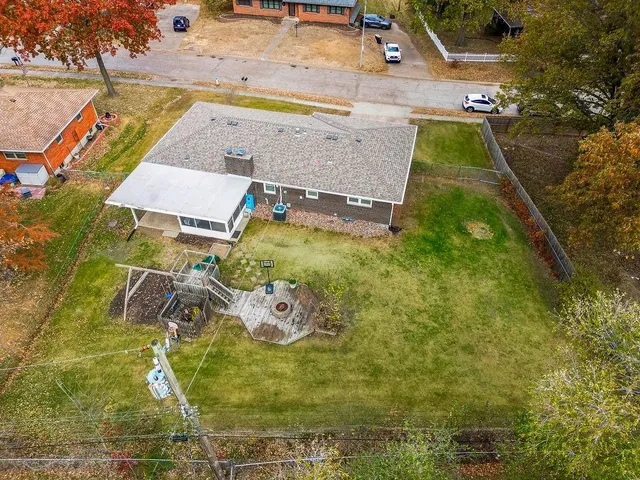 $300,000 | 1303 Northeast 77th Street, Gladstone, MO 64118