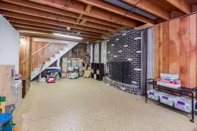 $300,000 | 1303 Northeast 77th Street, Gladstone, MO 64118