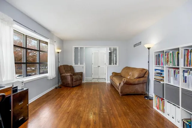 $300,000 | 1303 Northeast 77th Street, Gladstone, MO 64118