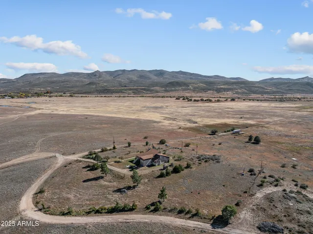 $460,000 | 16057 Sickles Ranch Road, Peeples Valley, AZ 86332