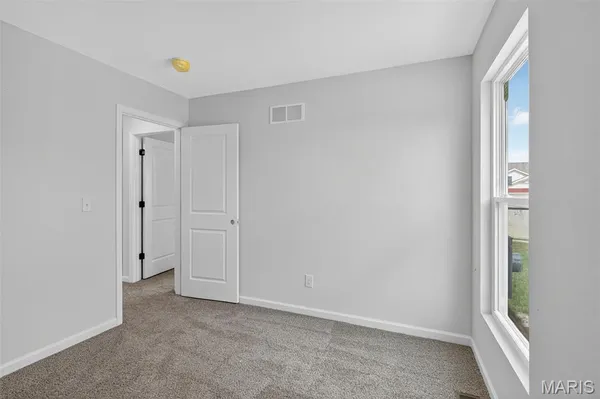$324,900 | 826 Glenbriar Drive, Waterloo, IL 62298