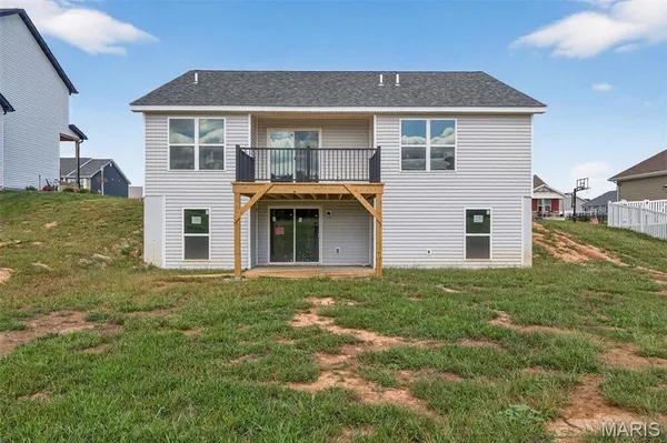 $324,900 | 826 Glenbriar Drive, Waterloo, IL 62298