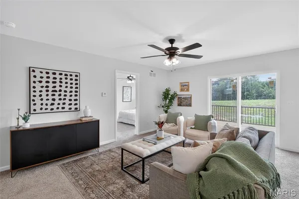 $324,900 | 826 Glenbriar Drive, Waterloo, IL 62298