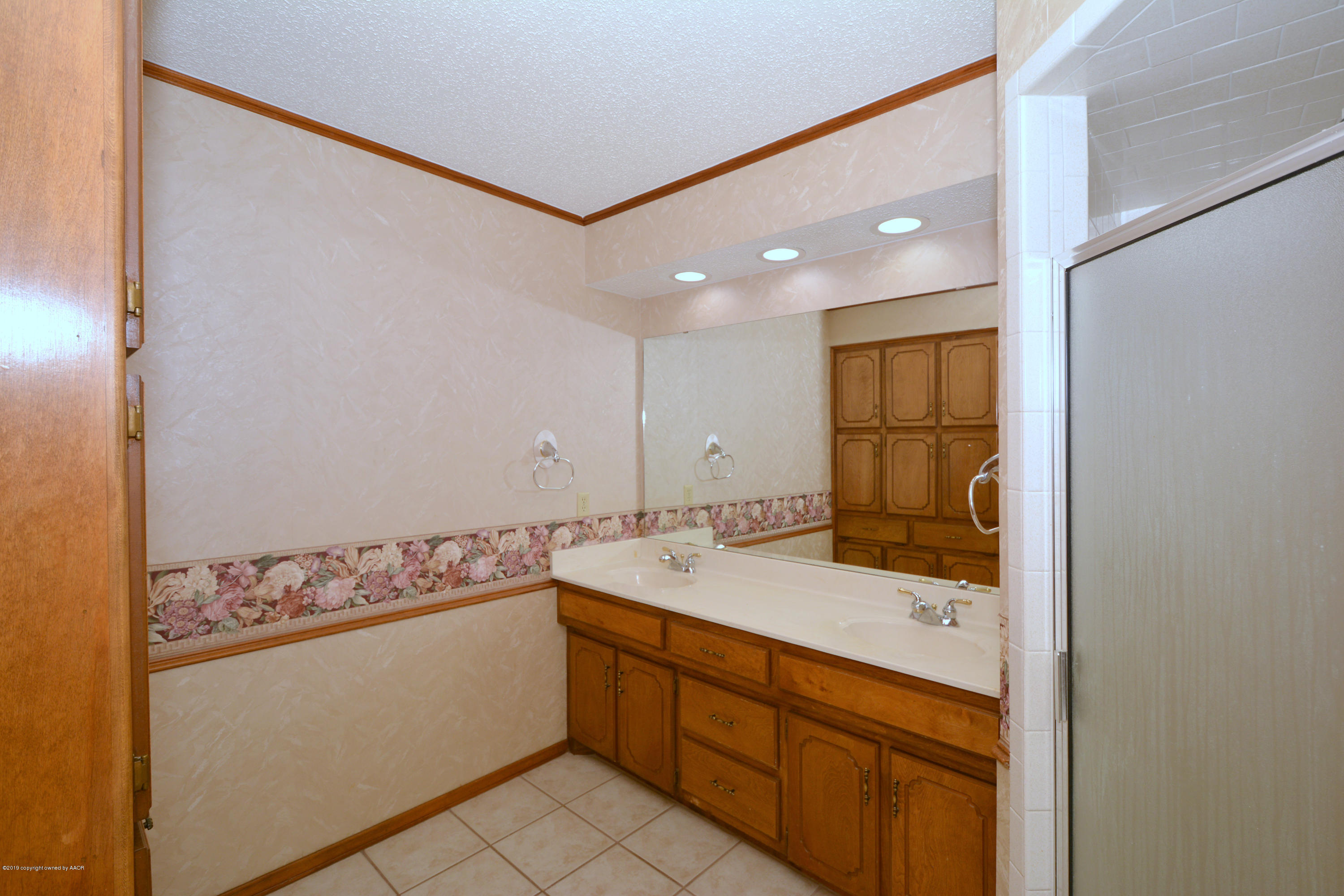 3309 Reeder Drive Amarillo, TX 79121 - Photo 12 of 25 12 Master Bathroom