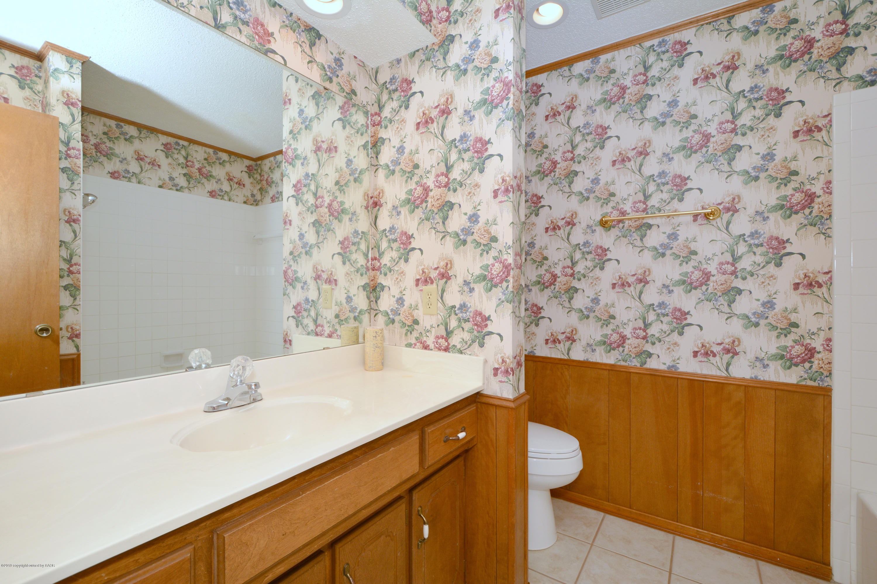 3309 Reeder Drive Amarillo, TX 79121 - Photo 17 of 25 17 Bathroom 2
