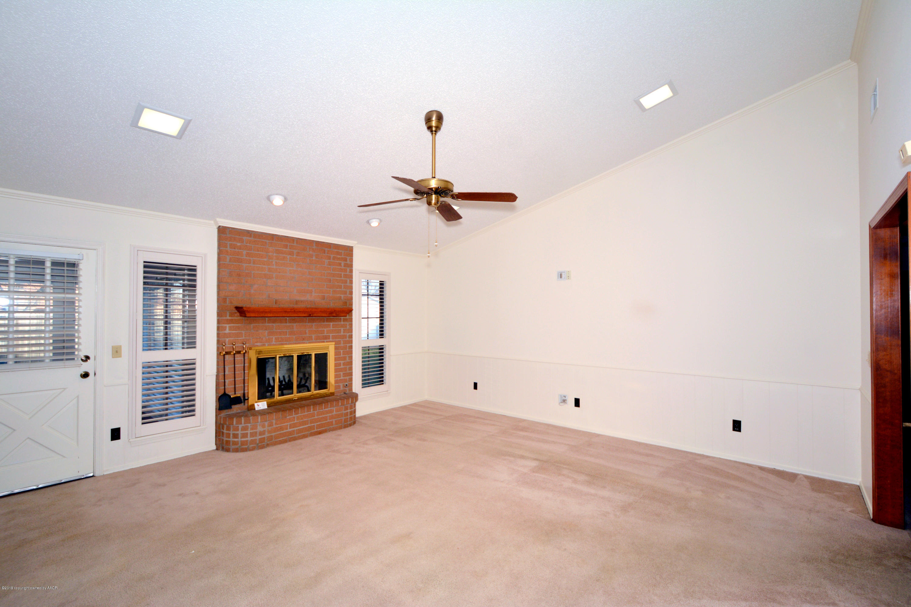 3309 Reeder Drive Amarillo, TX 79121 - Photo 3 of 25 3 Living Room