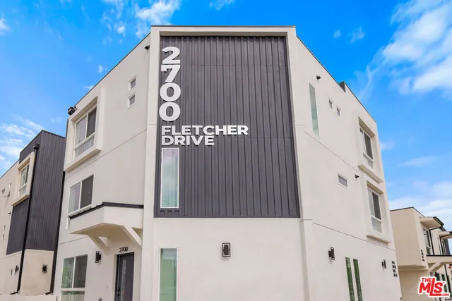 $4,216 | 2700 Fletcher Drive, Unit 3051, Los Angeles, CA 90039