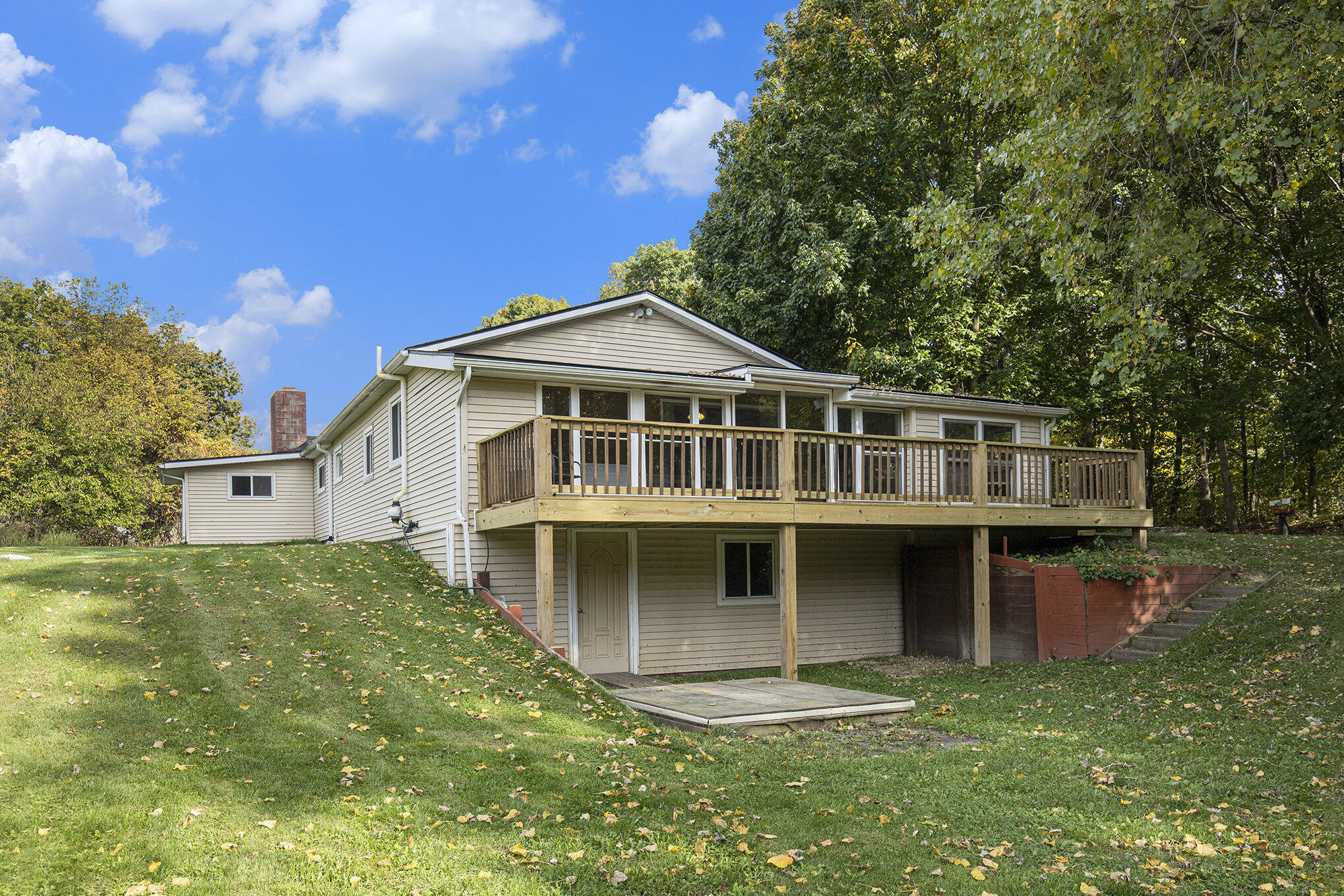 3510 Parmalee Road Freeport, MI 49325 - Photo 28 of 44 Deck