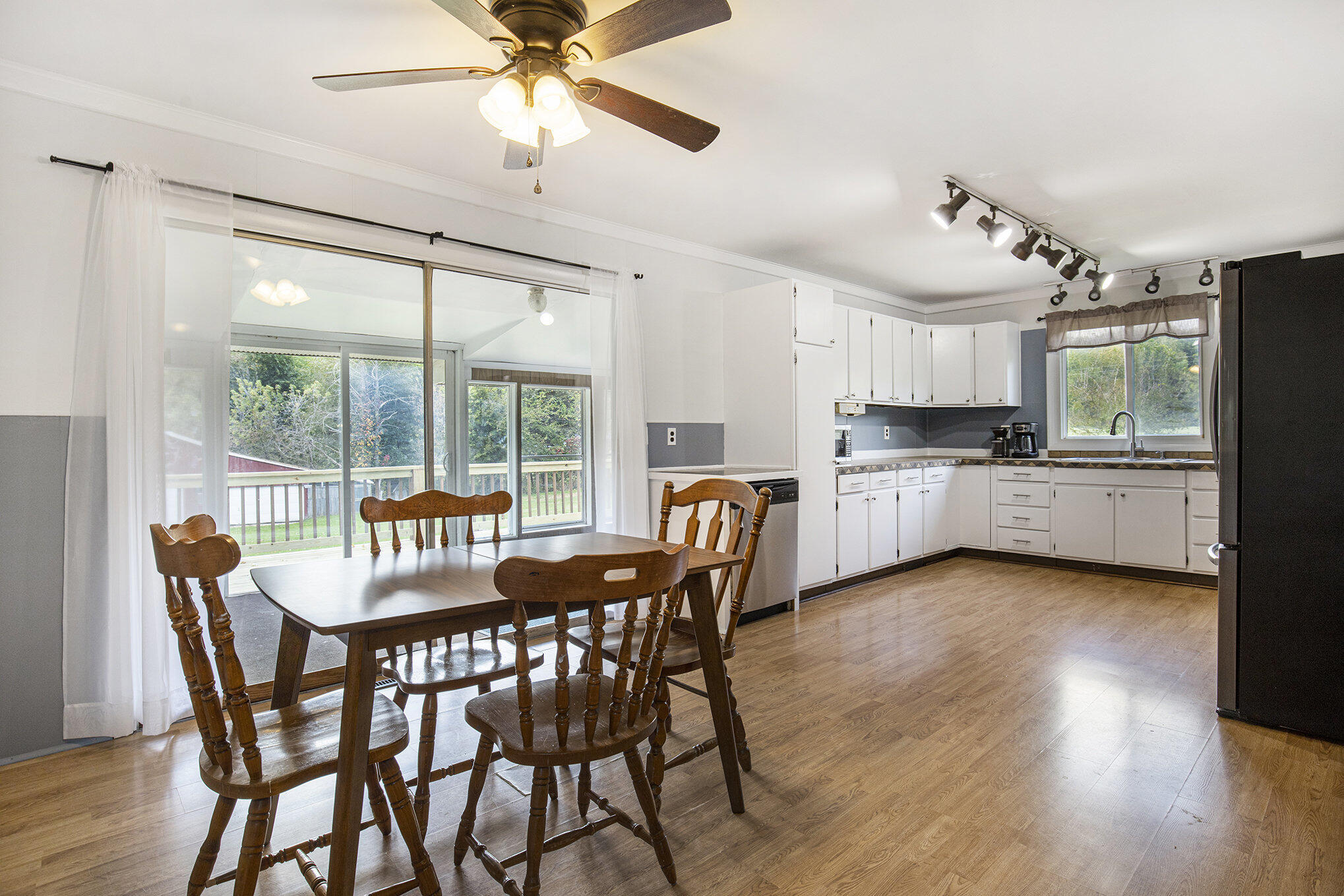 3510 Parmalee Road Freeport, MI 49325 - Photo 5 of 44 Dining