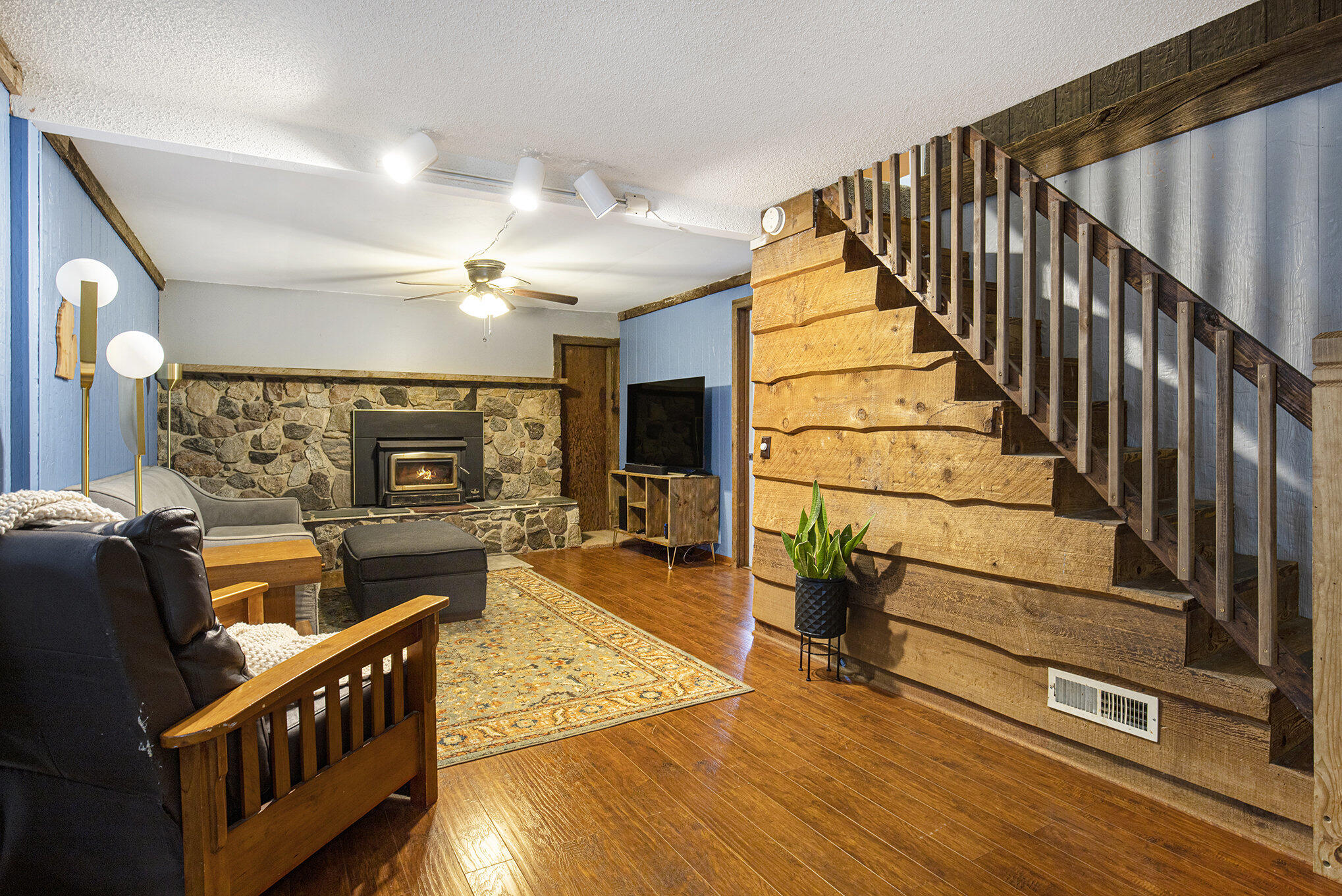 3510 Parmalee Road Freeport, MI 49325 - Photo 10 of 44 Family Room