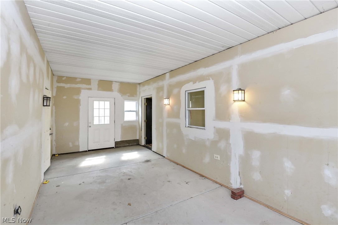 3424 Stoney Ridge Road Avon, OH 44011 - Photo 31 of 48 Breezeway