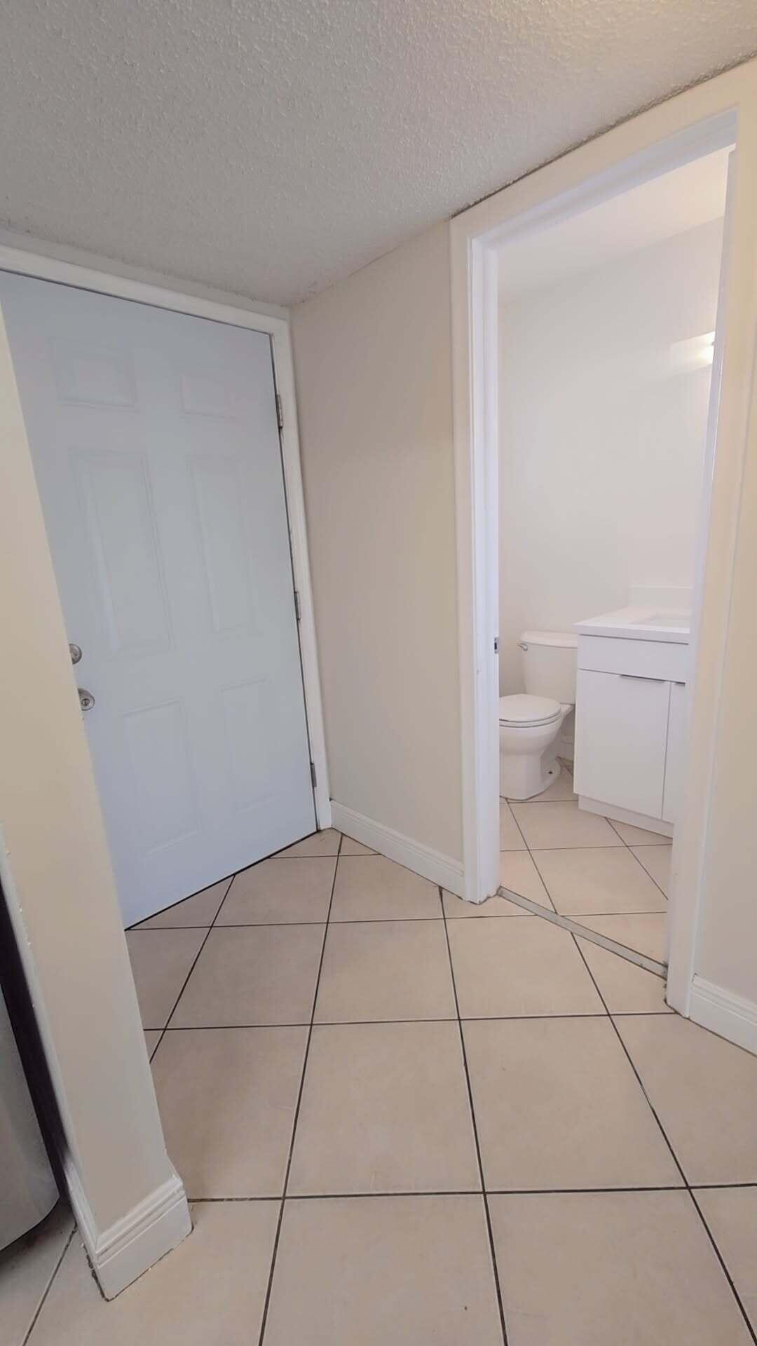 4121 Stirling Road, Unit 404 Dania Beach, FL 33314 - Photo 4 of 22 OAKS404#4