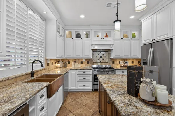 $650,000 | 22 Fortuneberry Place, The Woodlands, TX 77382