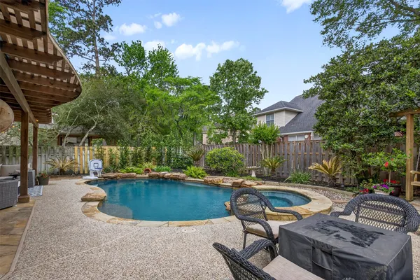 $650,000 | 22 Fortuneberry Place, The Woodlands, TX 77382