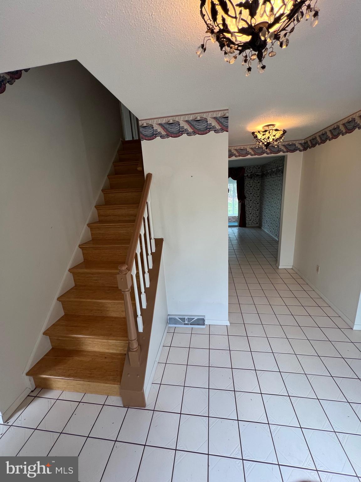 17702 Maniford Road Southeast Oldtown, MD 21555 - Photo 9 of 46 a view of entryway and hall