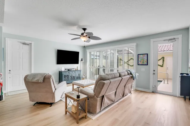 $725,000 | 151 Rivinia Drive, Jupiter, FL 33458